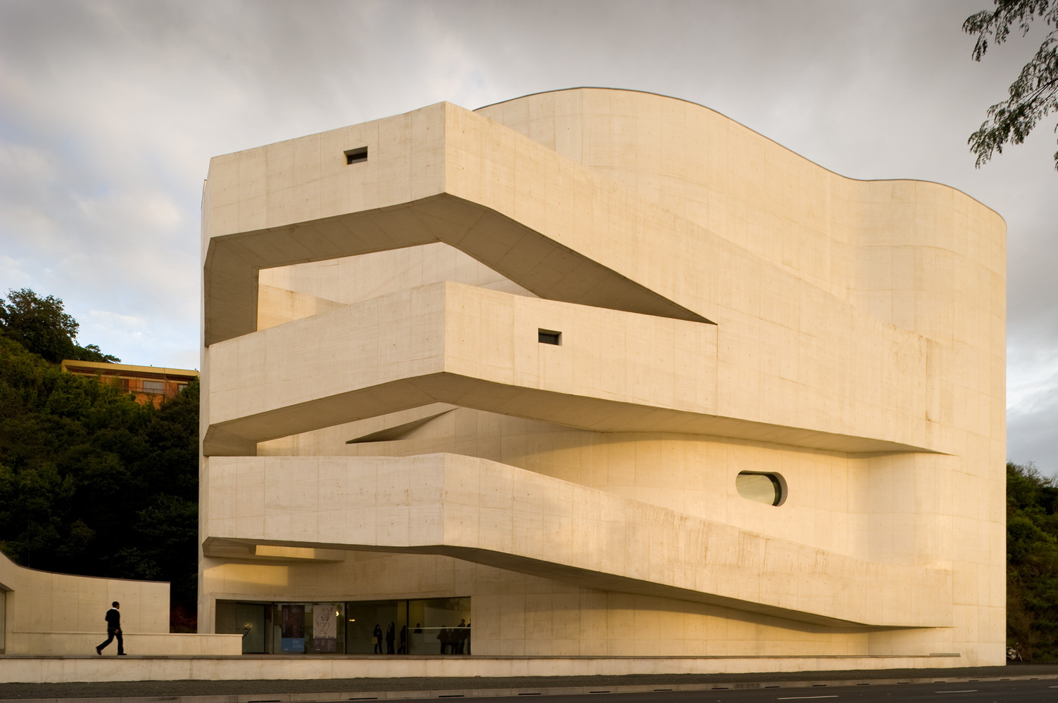 Arquitetura fora da caixa: conheça 4 obras arquitetônicas em Porto Alegre